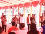panglima-tni-dampingi-presiden-ri-tinjau-pelaksanaan-vaksinasi-m_20210626_172026.jpg
