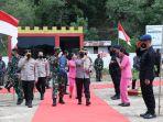 panglima-tni-dan-kapolri-di-kompleks-mako-brimob-presisi-ntt.jpg