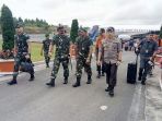 panglima-tni-dan-kapolri-kunjungan-kerja-ke-sumatera-utara_20180621_112735.jpg