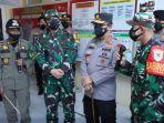 panglima-tni-kapolri-dan-kepala-bnpb-4554.jpg