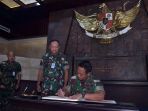 panglima-tni-kunjungi-mabes-tni-al-dan-mabes-tni-au_20211122_202159.jpg