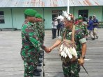 panglima-tni-kunjungi-prajurit-tni-di-pedalaman-papua_20160104_142147.jpg