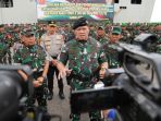 panglima-tni-lepas-keberangkatan-850-prajurit-satgas-operasi-pen_20230325_145140.jpg