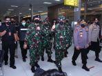 panglima-tni-marsekal-tni-hadi-tjahjanto-didampingi-kapolri-jenderal-pol-listyo-sigit-prabowo-11.jpg