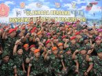 panglima-tni-olahraga-bersama-ribuan-prajurit_20150206_162435.jpg