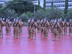 panglima-tni-sambut-kedatangan-satgas-kizi-tni-dari-misi-perdama_20211115_143050.jpg