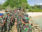 panglima-tni-tinjau-bekas-dermaga-sekutu-di-morotai_20160426_162118.jpg