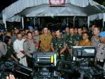 panglima-tni-tni-dan-polri-siap-amankan-natal-tahun-baru-2018_20171225_154624.jpg