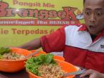 pangsit-mie-brengsek-surabaya_20150821_173125.jpg