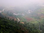 panorama-jalan-di-atas-awan-batang-menuju-dieng_20200706_112811.jpg