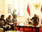 pansel-serahkan-nama-capim-kpk-ke-presiden_20190902_182917.jpg