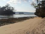 pantai-baloiya-kepulauan-selayar_20150911_085241.jpg