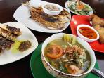 pantai-lebih-gianyar-bali-kuliner-ikan_20150609_155847.jpg