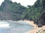 pantai-nguyahan-gunung-kidul_20180601_113838.jpg