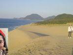 pantai-pasir-indah-tottori-dan-vera-aoki.jpg