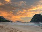 pantai-pulau-merah-banyuwangi-jawa-timur-shutterstock.jpg