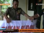 panwaslu-copot-spanduk-tolak-wayang-kulit_20170124_103037.jpg