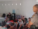para-abk-kapal-km-michael-putra-yang-berhasil-diselamatkan_20180301_102409.jpg
