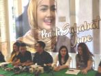 para-artis-yang-ikut-menggalang-dana-di-peduli-sahabat-jupe_20170413_163626.jpg