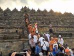 para-biksu-thudong-berjalan-menuju-candi-borobudur-pada-kamis-162023.jpg