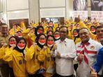 para-calon-pmi-berfoto-dengan-mahfud-md.jpg