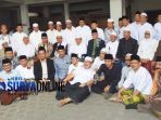 para-gus-saat-berfoto-bersama_20180403_232403.jpg