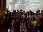 para-menteri-kabinet-kerja-minum-jamu-di-kementerian-perindustrian_20150116_100645.jpg