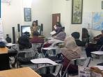 para-murid-pandan-college-sedang-belajar_20150930_133302.jpg