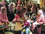 para-pecinta-hello-kitty-indonesia_20180701_051044.jpg
