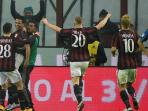 para-pemain-ac-milan-merayakan-gol-carlos-bacca_20160201_154218.jpg
