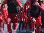 para-pemain-arema-fc-melakoni-pemusatan-latihan-hari-kedua-di-kawasan-agrokusuma.jpg