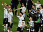 para-pemain-argentina-merayakan-setelah-pertandingan-sepak-bola-kualifikasi-amerika-selatan.jpg