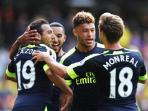 para-pemain-arsenal-selebrasi_20160827_230304.jpg