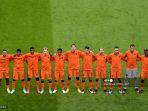 para-pemain-belanda-berkumpul-di-lapangan-menjelang-pertandingan.jpg