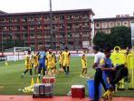 para-pemain-bhayangkara-fc-saat-menjalani-latihan-resmi.jpg