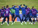 para-pemain-inggris-mengambil-bagian-dalam-sesi-latihan-md-1-mereka-di-st-georges-park.jpg