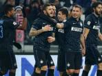 para-pemain-internazionale-merayakan-gol_20150107_050723.jpg