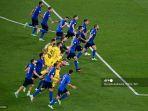 para-pemain-italia-merayakan-kemenangan-usai-menang-atas-swiss-grup-a-uefa-euro-2020.jpg