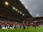 para-pemain-manchester-united-melakukan-pemanasan-jelang-semifinal-liga-eropa-uef.jpg