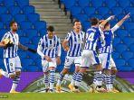 para-pemain-real-sociedad-merayakan-gol-rekan-setimnya-penyerang-spanyol-jon-bautista.jpg