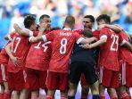 para-pemain-rusia-berkumpul-sebelum-pertandingan-sepak-bola-grup-b-uefa-euro-2020.jpg