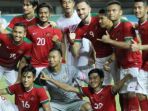 para-pemain-timnas-indonesia-merayakan-kemenangan-atas-guyana_20171206_135624.jpg