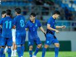 para-peman-thailand-u23-melakukan-selebrasi-di-kualifikasi-piala-asia-u23-2024.jpg