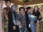 para-pendukung-parade-busana-anne-avantie_20181005_231117.jpg
