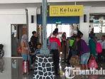 para-penumpang-kereta-api-yang-mau-mudik-lebaran-2019-dari-stasiun-blitar.jpg