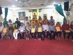 para-peserta-nikah-massal-bersama-peneliti-dan-relawan-institu.jpg
