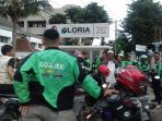 para-sopir-ojek-online-dan-taksi-online-berkumpul-nama-nabi-muhammad-saw-yang-misterius_20180122_050410.jpg