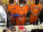 para-tersangka-pembuat-uang-palsu-di-polres-kediri_20180322_063240.jpg