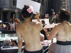 parade-go-topless-day-di_20160829_111847.jpg
