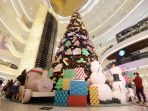 parade-santa-claus-and-friends-di-mal-senayan-city_20201224_173150.jpg